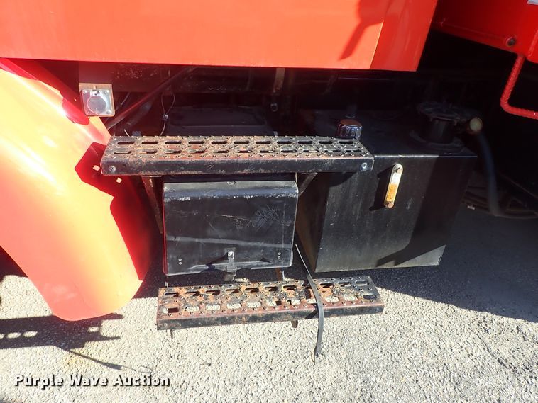 image for item DE1086 2003 Sterling LT7501 dump truck