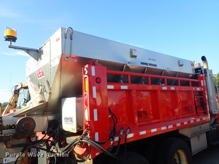 image for item DE1086 2003 Sterling LT7501 dump truck
