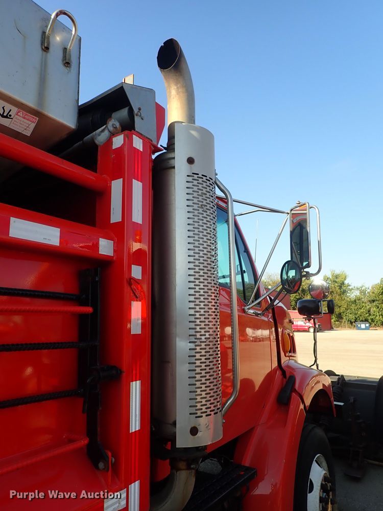 image for item DE1086 2003 Sterling LT7501 dump truck