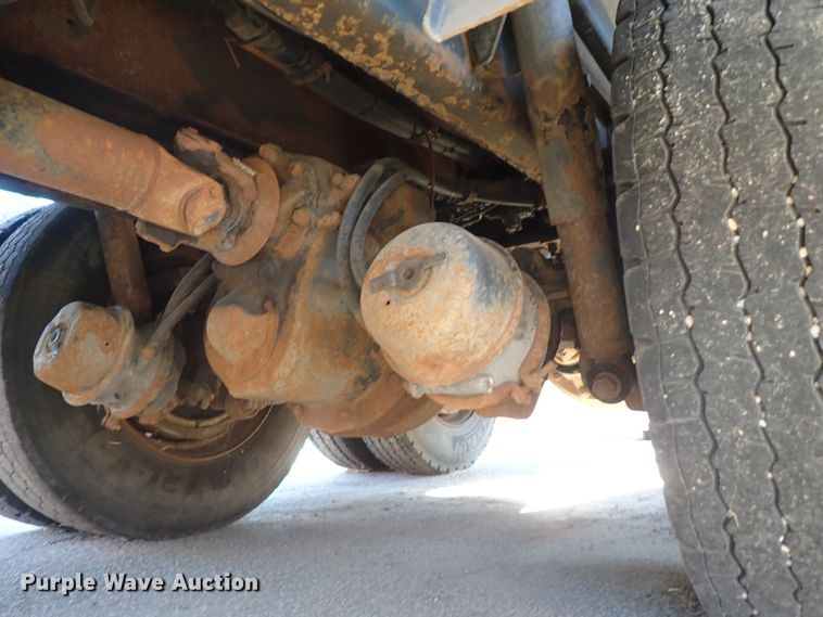 image for item DE1086 2003 Sterling LT7501 dump truck