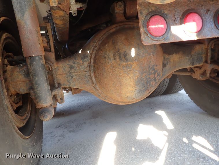 image for item DE1086 2003 Sterling LT7501 dump truck