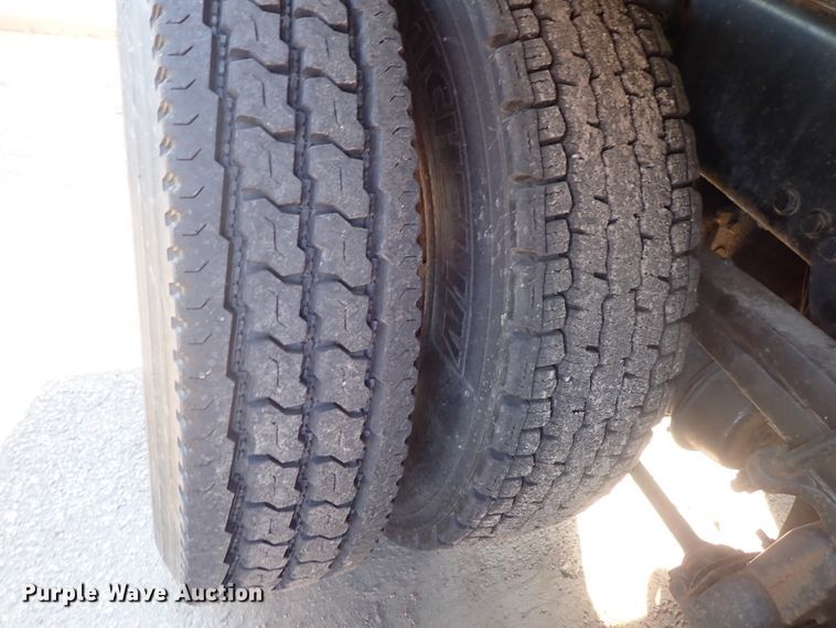 image for item DE1086 2003 Sterling LT7501 dump truck