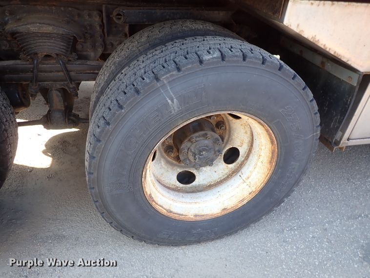 image for item DE1086 2003 Sterling LT7501 dump truck