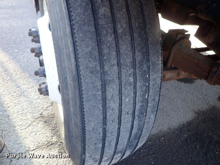 image for item DE1086 2003 Sterling LT7501 dump truck