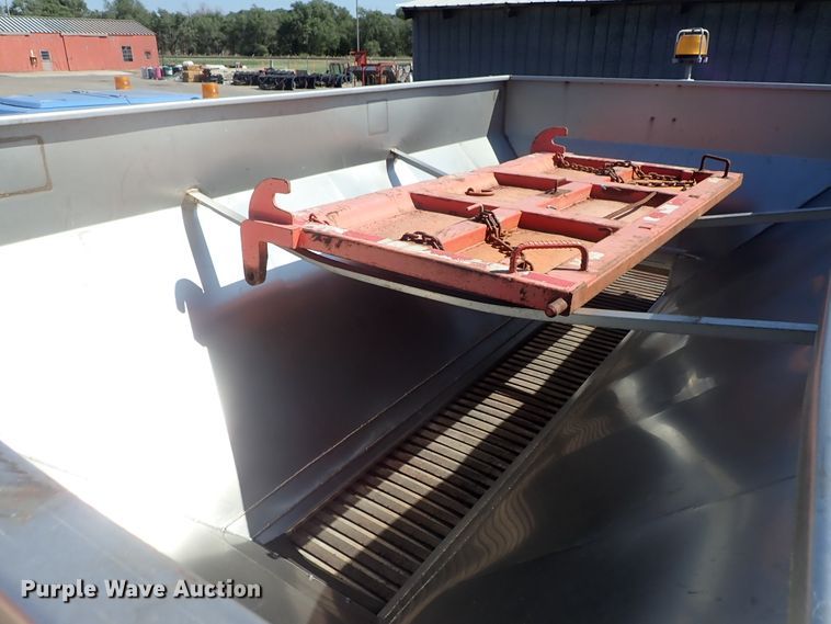 image for item DE1086 2003 Sterling LT7501 dump truck