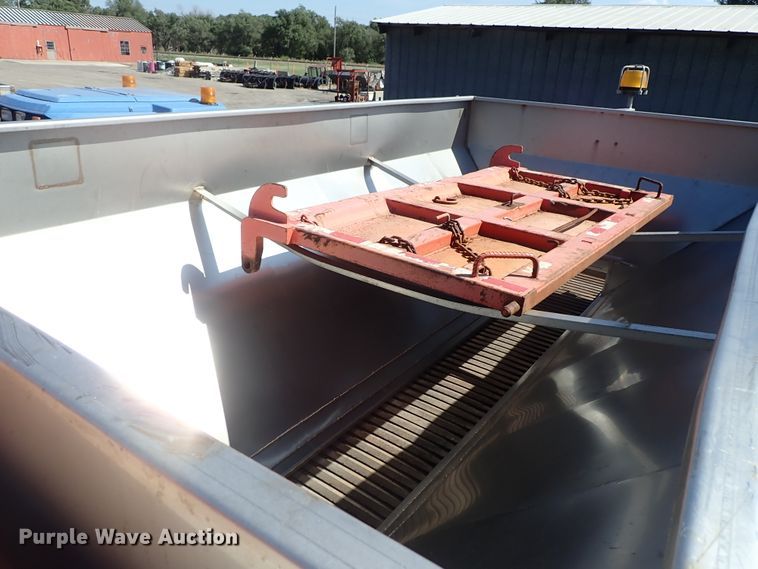 image for item DE1086 2003 Sterling LT7501 dump truck