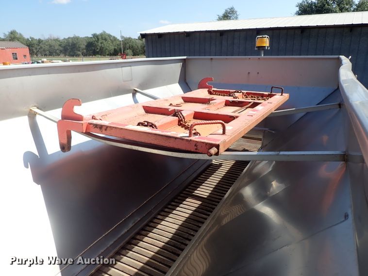 image for item DE1086 2003 Sterling LT7501 dump truck