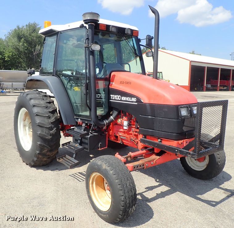 image for item DE1087 1999 New Holland TS100 tractor