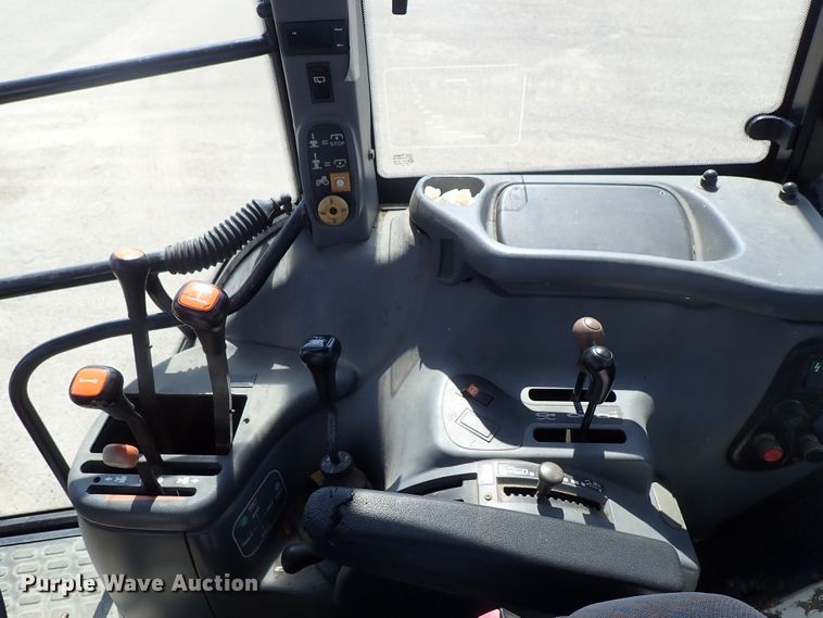 image for item DE1087 1999 New Holland TS100 tractor