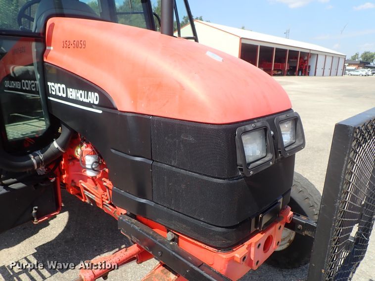 image for item DE1087 1999 New Holland TS100 tractor