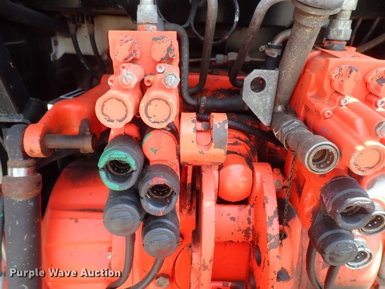 image for item DE1087 1999 New Holland TS100 tractor