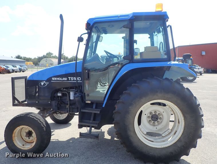 image for item DE1088 2001 New Holland TS100 tractor