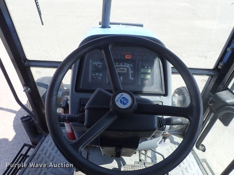 image for item DE1088 2001 New Holland TS100 tractor
