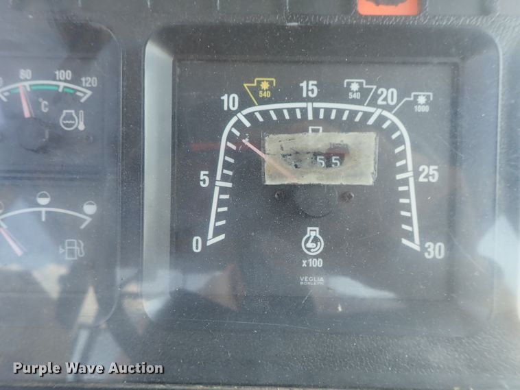 image for item DE1088 2001 New Holland TS100 tractor