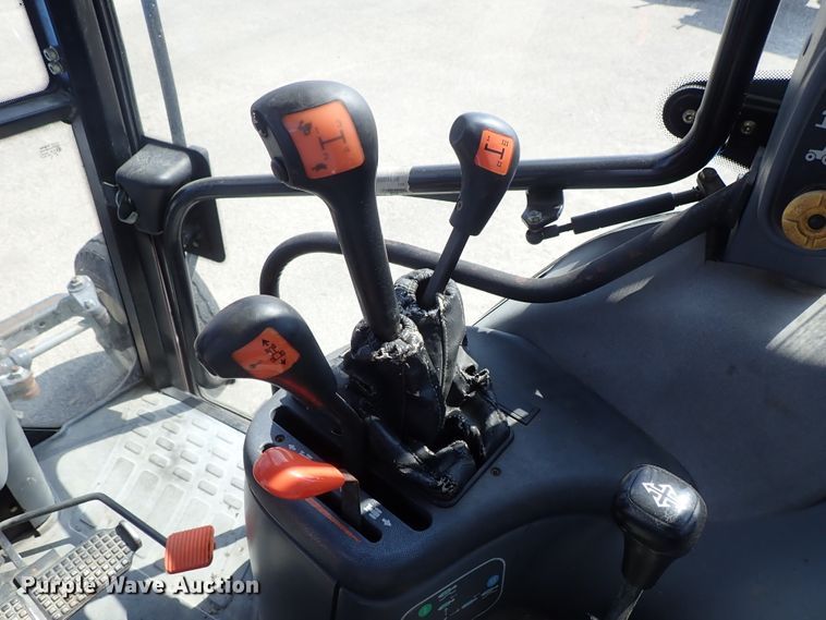 image for item DE1088 2001 New Holland TS100 tractor