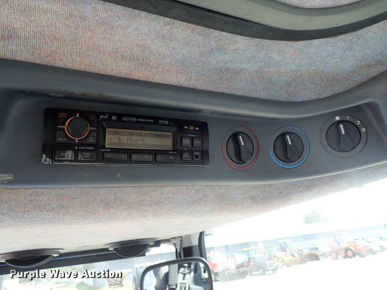 image for item DE1088 2001 New Holland TS100 tractor