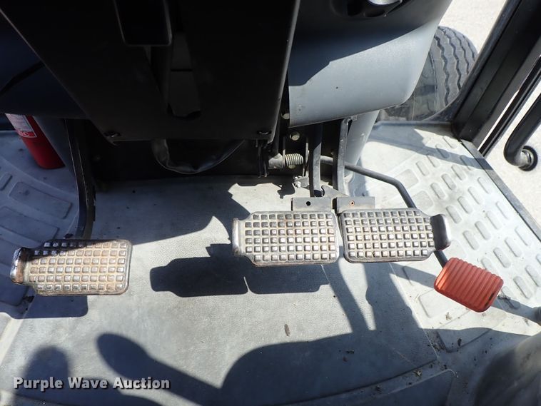 image for item DE1088 2001 New Holland TS100 tractor