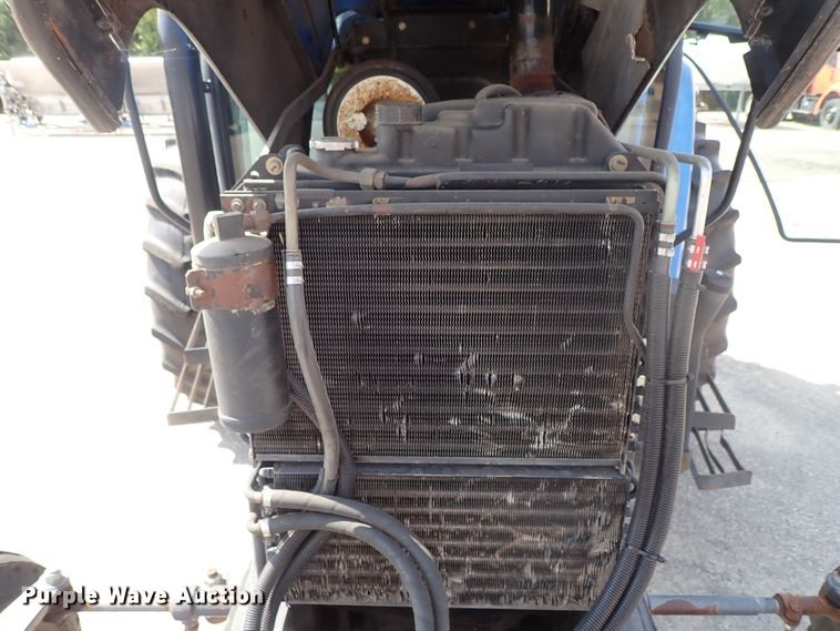 image for item DE1088 2001 New Holland TS100 tractor