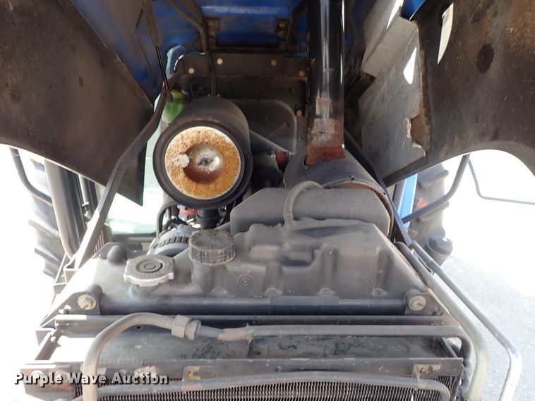 image for item DE1088 2001 New Holland TS100 tractor