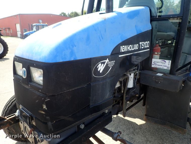 image for item DE1088 2001 New Holland TS100 tractor