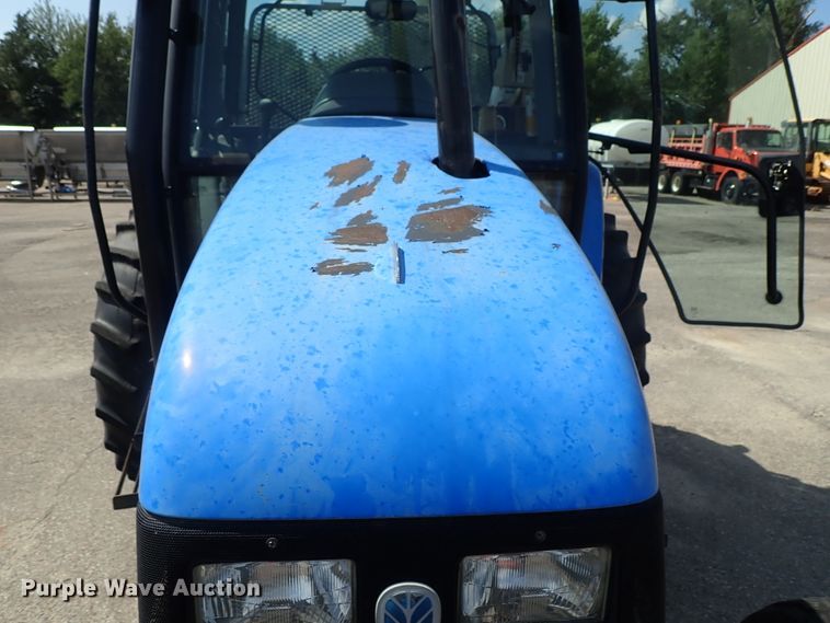 image for item DE1088 2001 New Holland TS100 tractor
