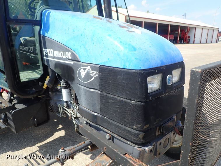 image for item DE1088 2001 New Holland TS100 tractor