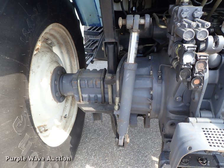 image for item DE1088 2001 New Holland TS100 tractor
