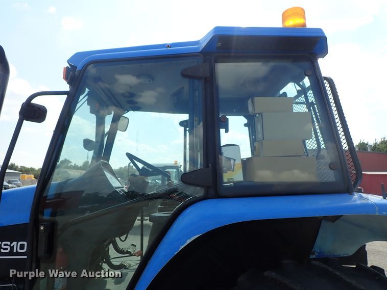 image for item DE1088 2001 New Holland TS100 tractor