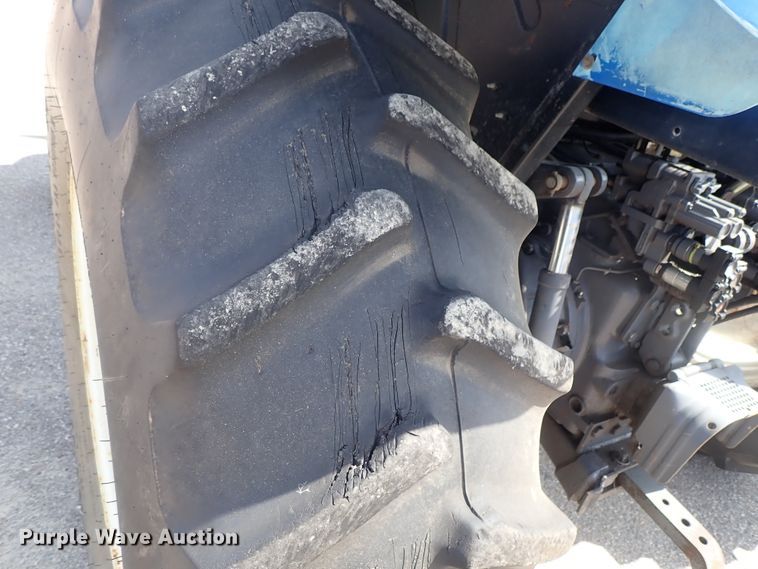 image for item DE1088 2001 New Holland TS100 tractor