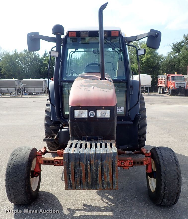 image for item DE1089 1999 New Holland TS100 tractor