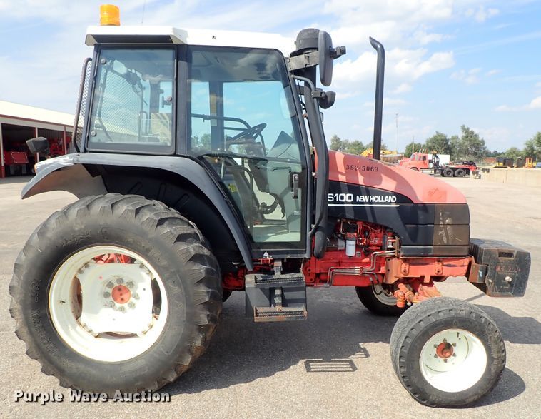image for item DE1089 1999 New Holland TS100 tractor