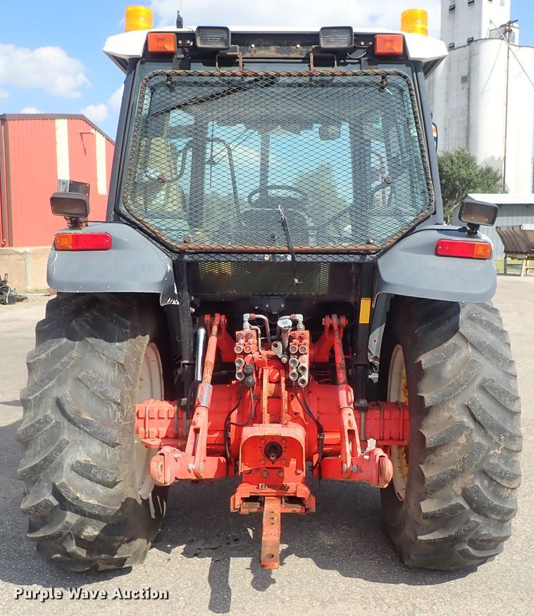 image for item DE1089 1999 New Holland TS100 tractor