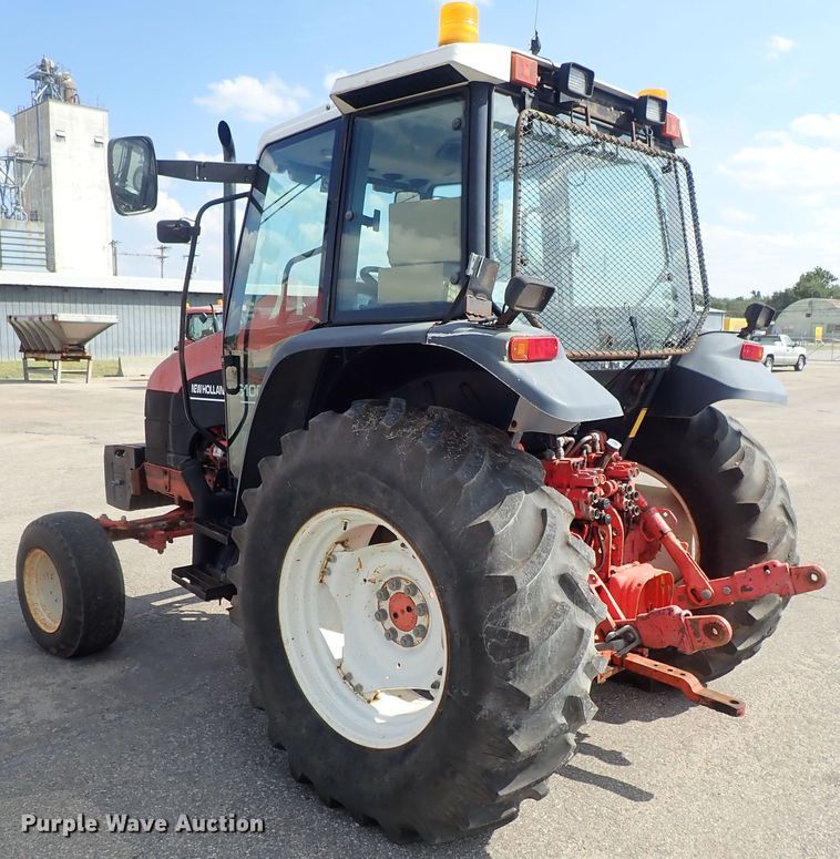 image for item DE1089 1999 New Holland TS100 tractor