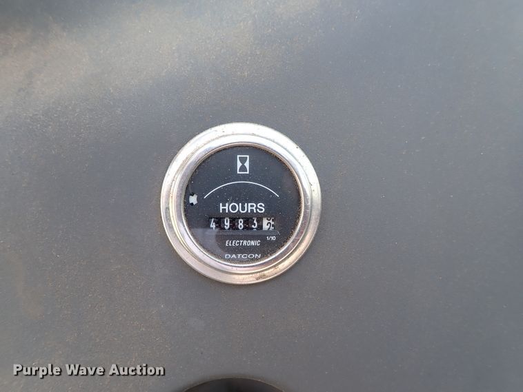 image for item DE1089 1999 New Holland TS100 tractor