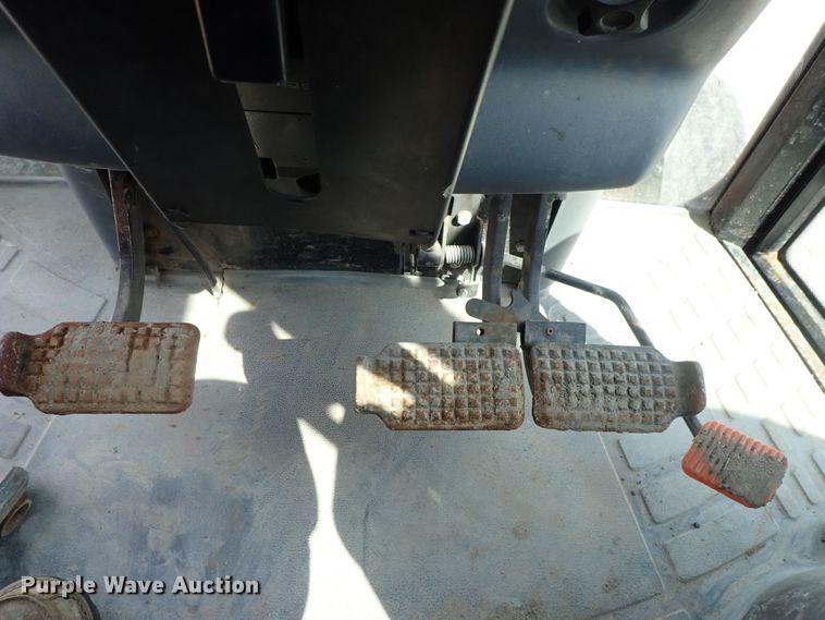 image for item DE1089 1999 New Holland TS100 tractor