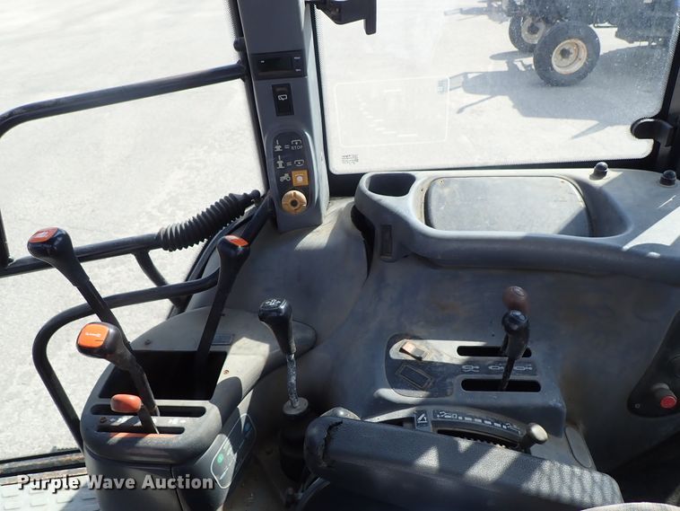 image for item DE1089 1999 New Holland TS100 tractor