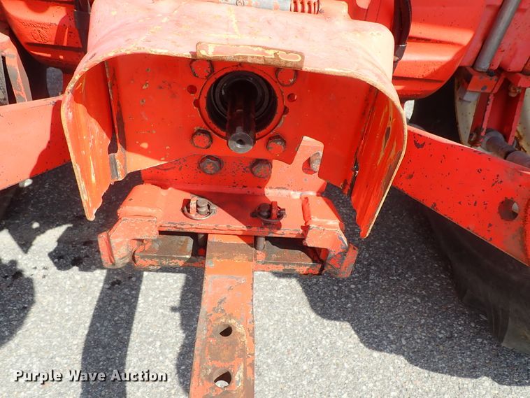 image for item DE1089 1999 New Holland TS100 tractor