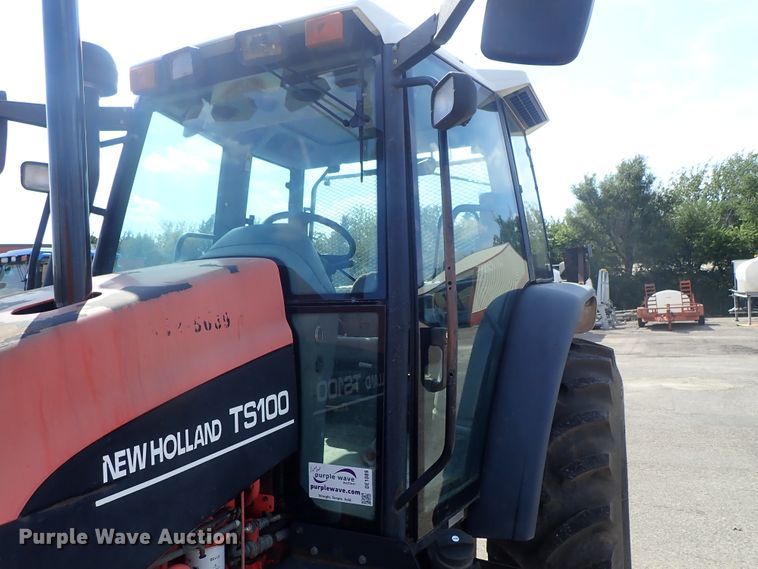 image for item DE1089 1999 New Holland TS100 tractor