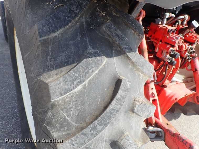 image for item DE1089 1999 New Holland TS100 tractor