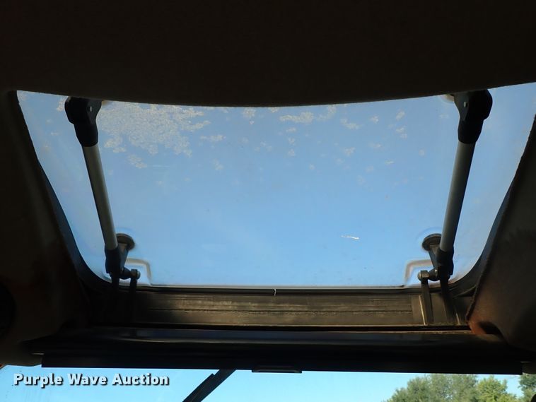 image for item DE1090 2004 Case MXU-100 tractor