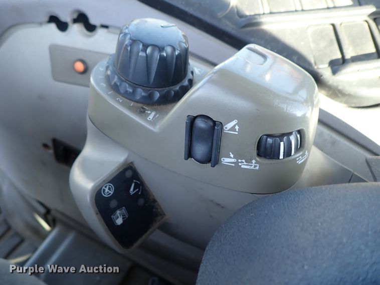 image for item DE1090 2004 Case MXU-100 tractor