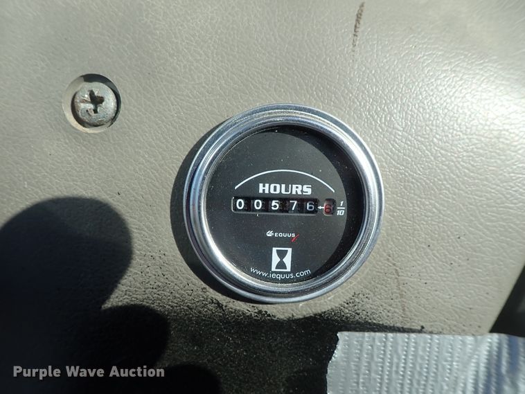 image for item DE1090 2004 Case MXU-100 tractor