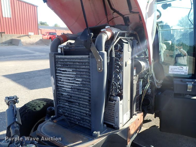 image for item DE1090 2004 Case MXU-100 tractor