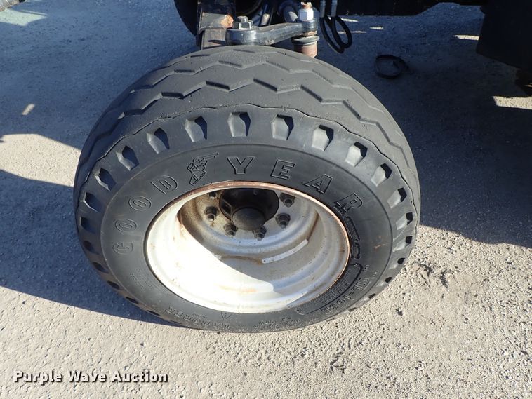 image for item DE1090 2004 Case MXU-100 tractor