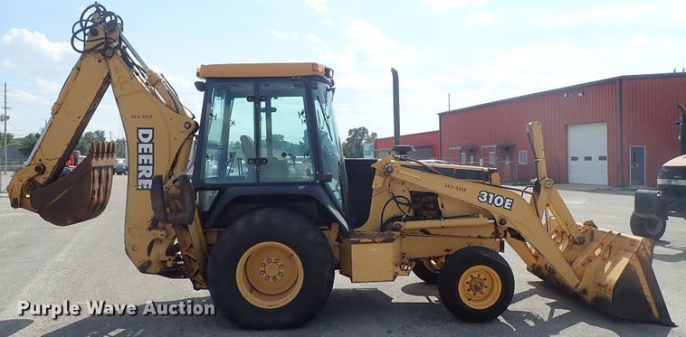 image for item DE1092 1998 John Deere 310E backhoe
