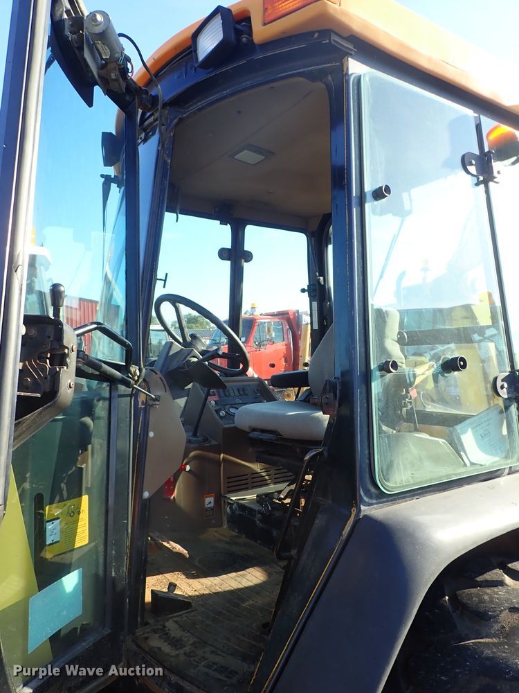 image for item DE1092 1998 John Deere 310E backhoe