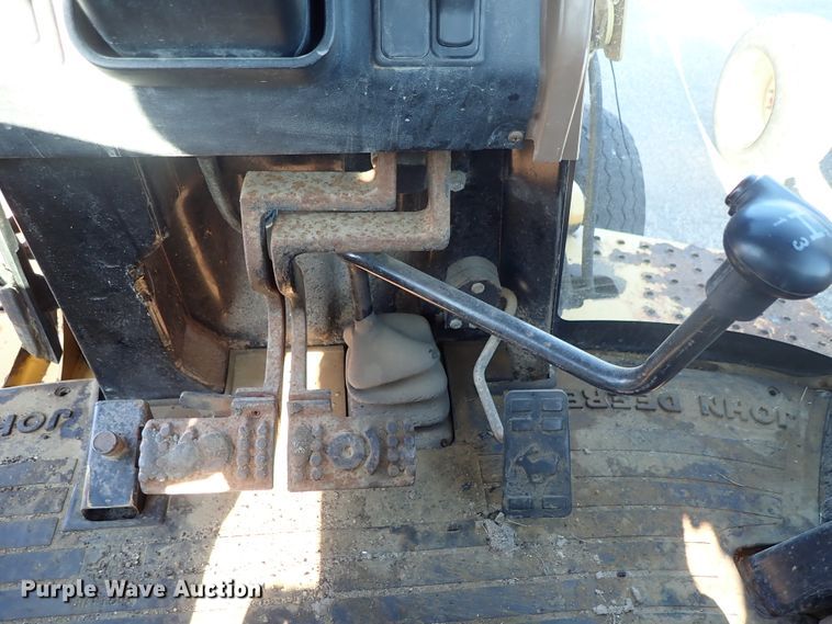 image for item DE1092 1998 John Deere 310E backhoe