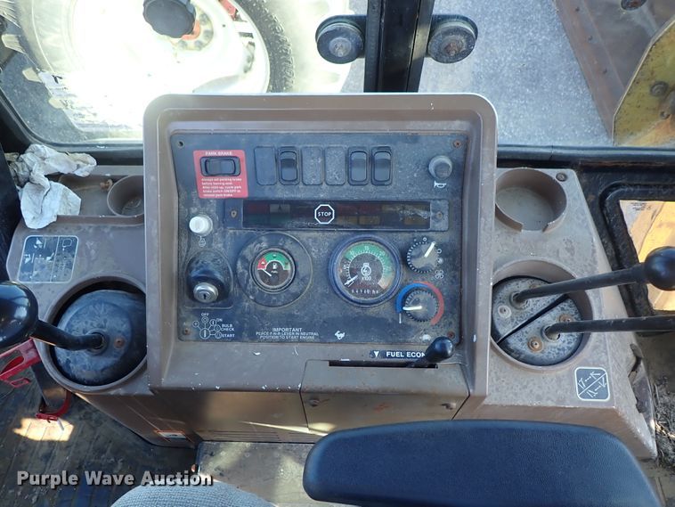 image for item DE1092 1998 John Deere 310E backhoe