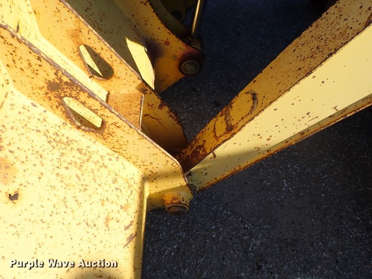 image for item DE1092 1998 John Deere 310E backhoe
