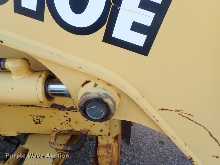 image for item DE1092 1998 John Deere 310E backhoe